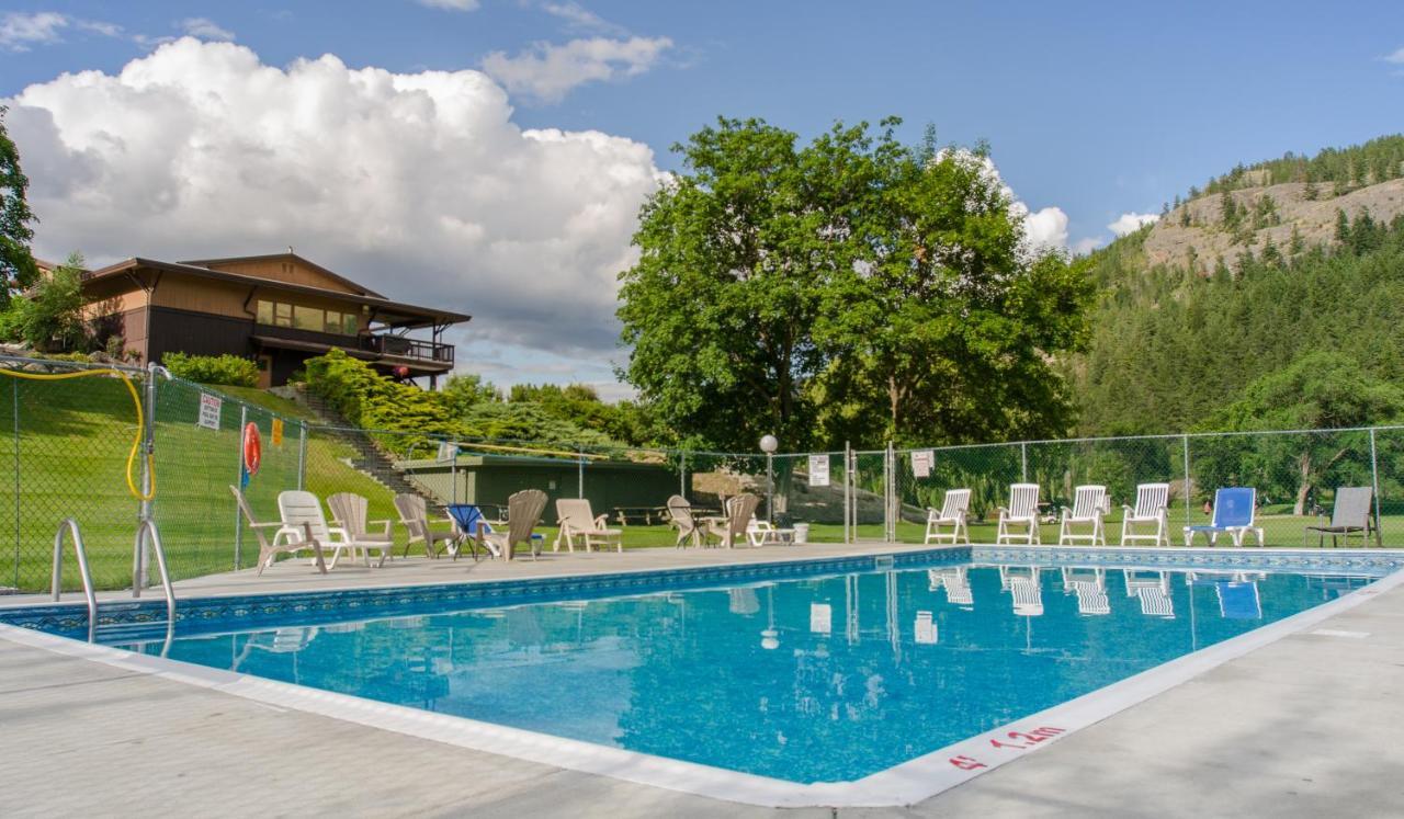 St Andrews By The Lake Golf Resort Kaleden Екстериор снимка