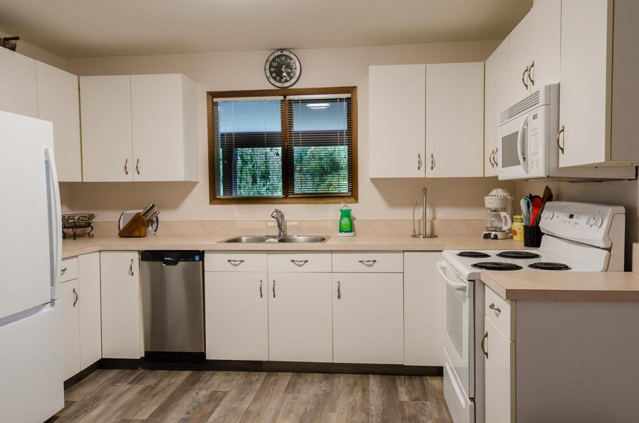 St Andrews By The Lake Golf Resort Kaleden Екстериор снимка